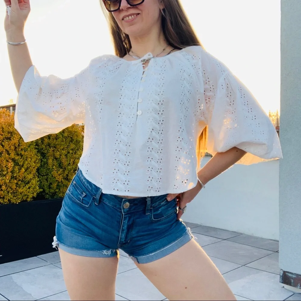 UO Victorian Puff Bishop Statement Sleeve Floral Pattern Pirate White Top Blouse - Picture 15 of 16